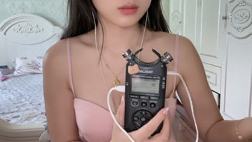 欣崽奶盖 吃手指