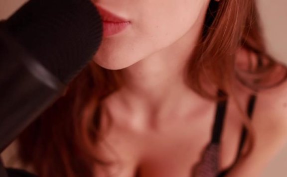 【Venice ASMR】亲吻声，舌头在麦克风旁的轻度刮擦