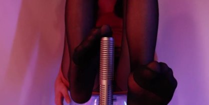 蛇蛇ASMR 黑丝足摩擦 夹腿~ 撕扯黑丝音 超棒