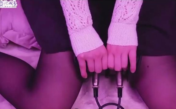 猫田ぺぺろ 足控向黑丝脚揉耳朵