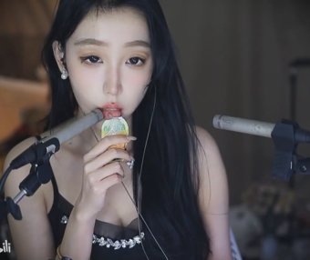 酥酥学姐充电视频 吃果冻的声音