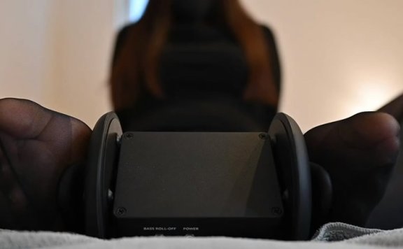 ポメ子ASMR 用脚轻轻抚摸耳朵