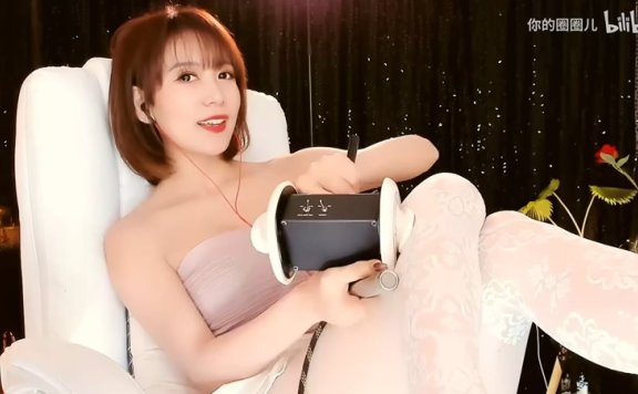 圈圈 膝枕按摩_白色印花丝袜