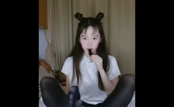 YiDan的窝窝 搭配黑色丝袜