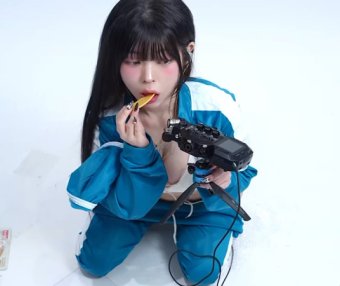 yudiii 유디 吃糖饼